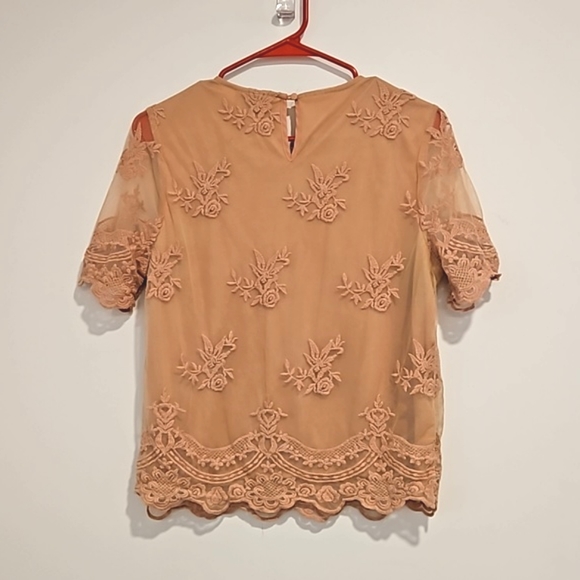 Forever 21 Collection  floral embroidered beige blush overlay lined Medium EUC - Picture 5 of 8